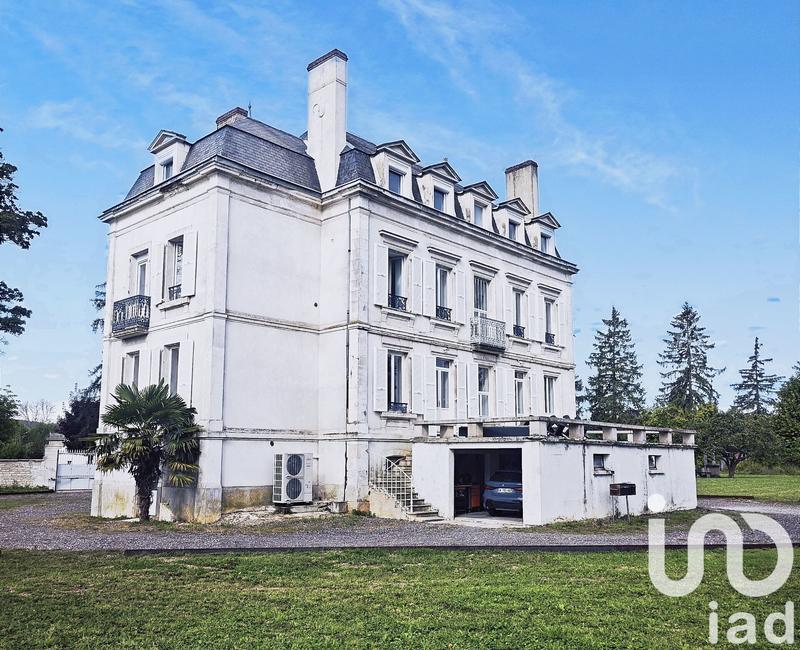 Château - 215 m² - 6 pièces