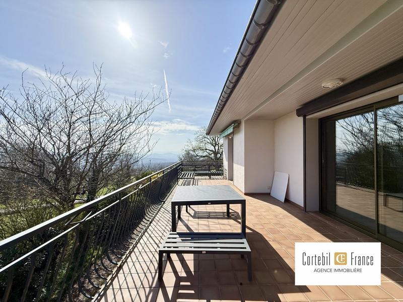 Villa - 213 m² - 5 pièces