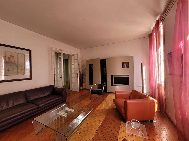 Immeuble - 230 m² - 12 pièces