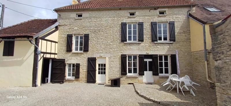 Maison de village - 122 m² - 7 pièces