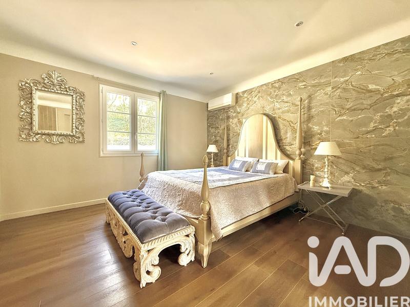 Maison - 365 m² - 11 pièces