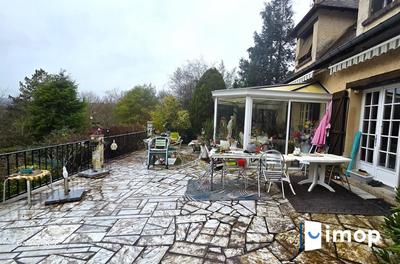 Maison - 200 m² - 8 pièces