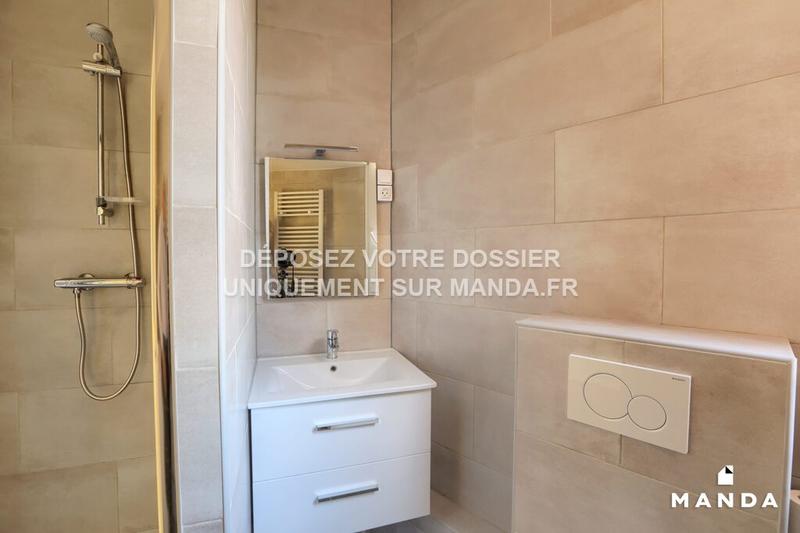 Chambre - 12 m² - 5 pièces