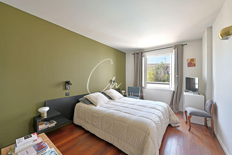 Maison - 218 m² - 7 pièces