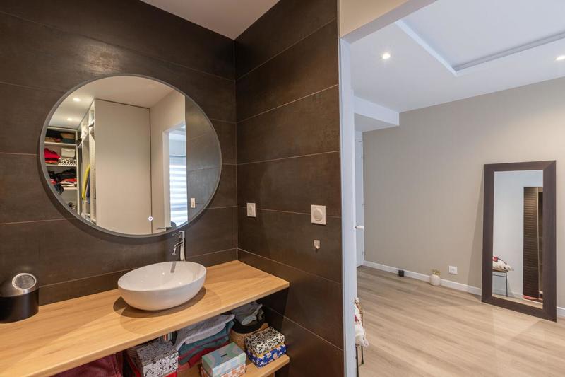 Appartement - 135 m² - 5 pièces