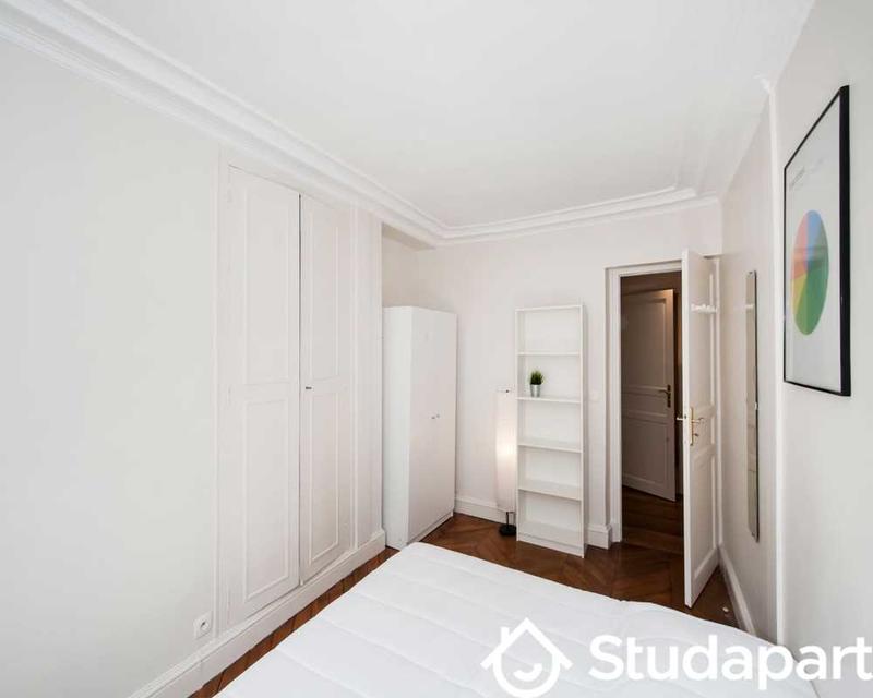 Chambre - 90 m² - 1 pièce