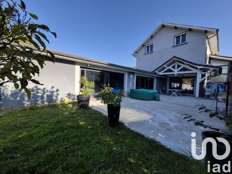 Maison - 312 m² - 6 pièces