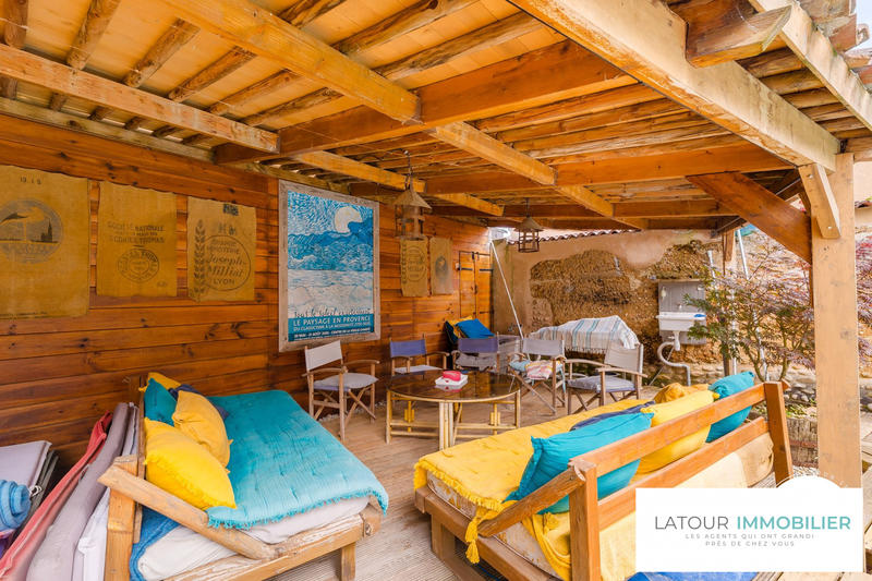 Maison - 220 m² - 10 pièces