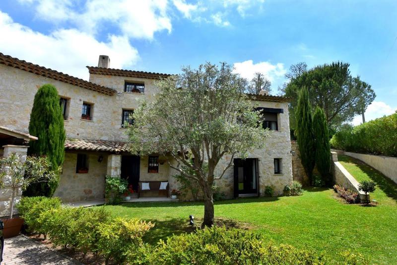 Villa - 490 m² - 7 pièces