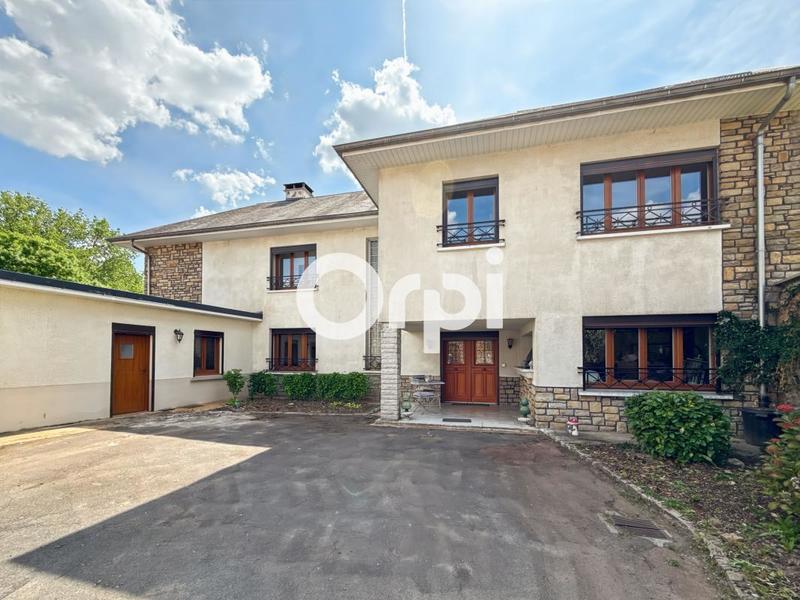 Maison - 267 m² - 7 pièces