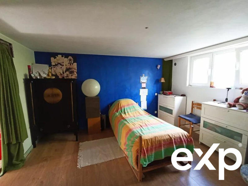 Maison - 214 m² - 9 pièces