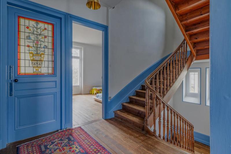 Maison - 207 m² - 9 pièces