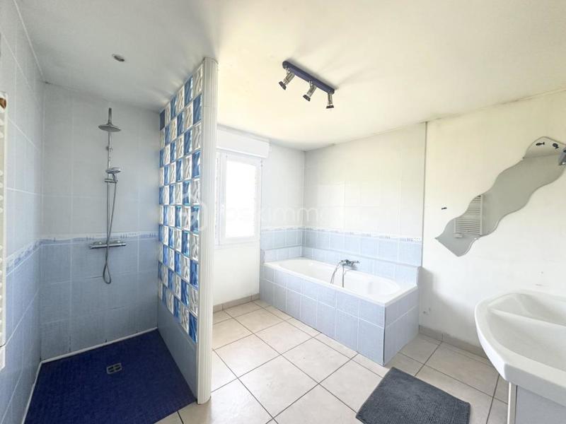 Maison traditionnelle - 135 m² - 5 pièces