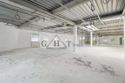 Entrepôt - 851 m²