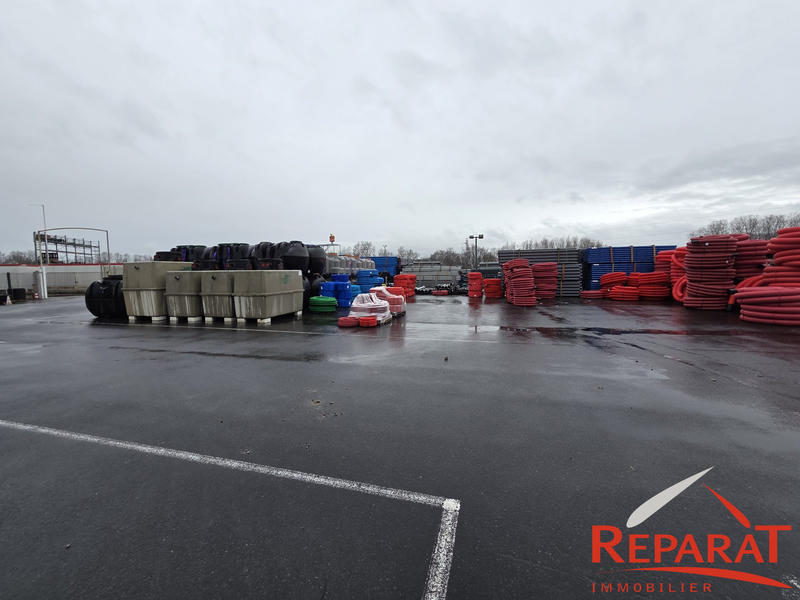 Local commercial - 1 100 m²