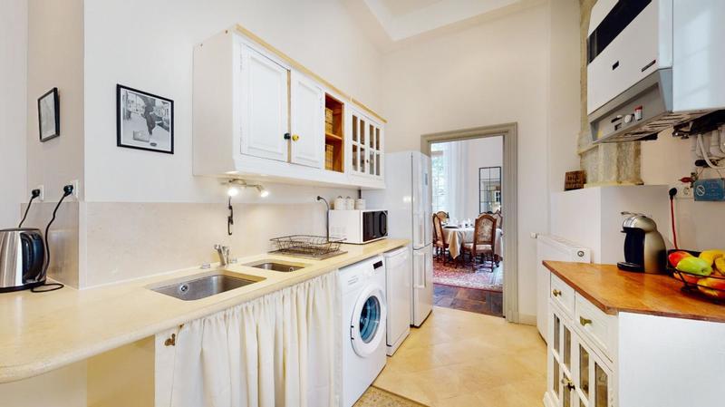 Appartement - 143 m² - 6 pièces