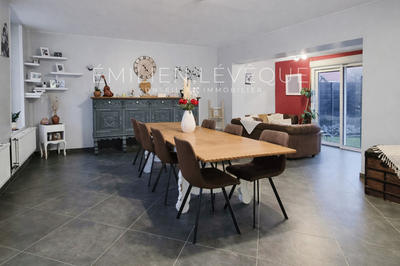 Maison - 134 m² - 8 pièces