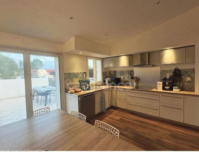 Maison - 93 m² - 4 pièces