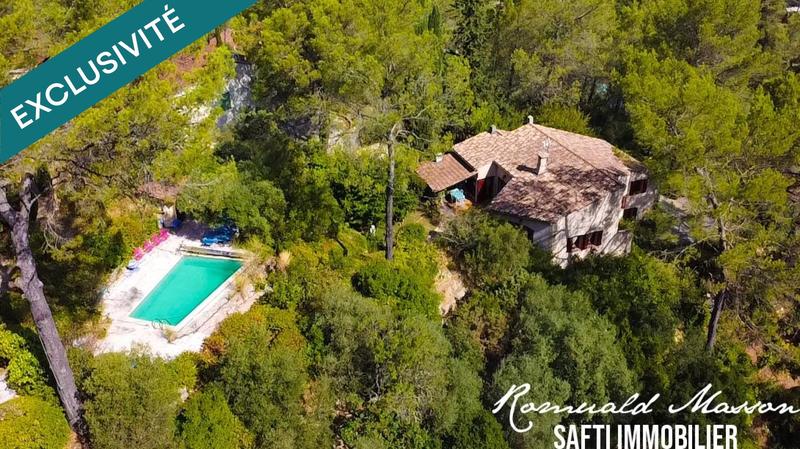 Maison - 210 m² - 7 pièces