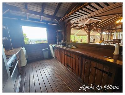 Maison de bois - 182 m² - 10 pièces