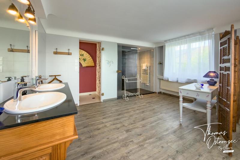 Maison - 600 m² - 15 pièces