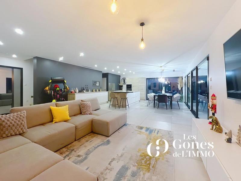 Villa - 180 m² - 4 pièces