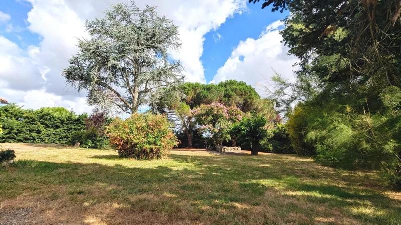 Propriété - 219 m² - 9 pièces