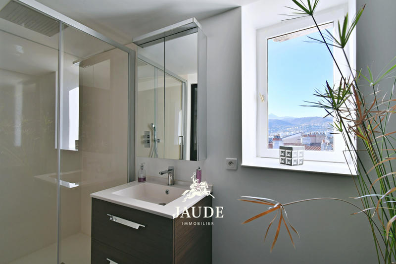 Appartement - 208 m² - 6 pièces