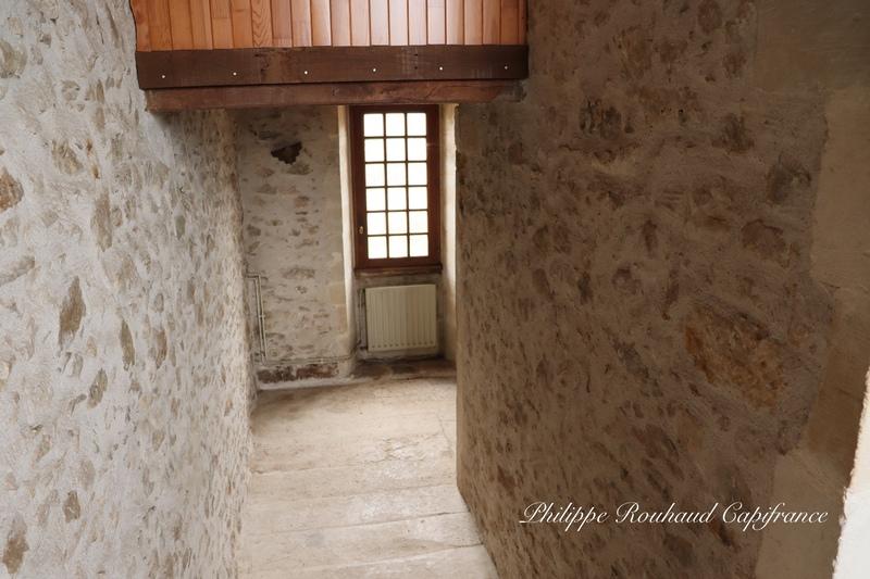 Propriété - 245 m² - 20 pièces