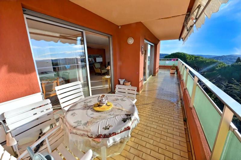 Appartement - 98 m² - 3 pièces