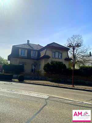 Maison - 220 m² - 9 pièces