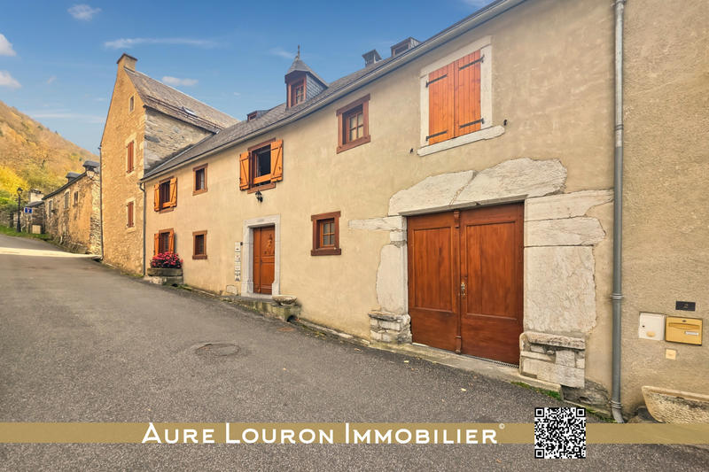 Immeuble - 159 m² - 9 pièces