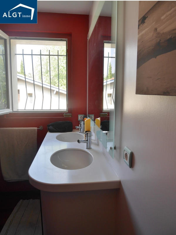 Villa - 210 m² - 6 pièces