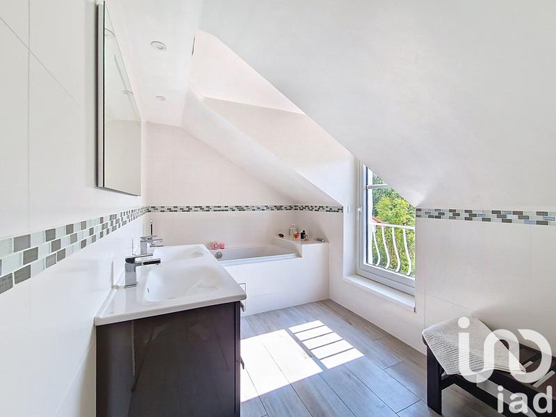 Maison - 170 m² - 6 pièces