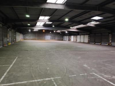 Entrepôt - 2 024 m²