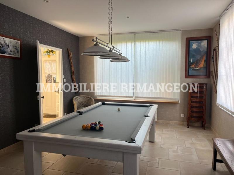 Demeure - 235 m² - 8 pièces