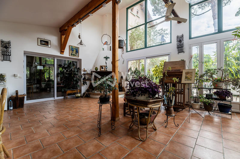 Maison - 248 m² - 8 pièces