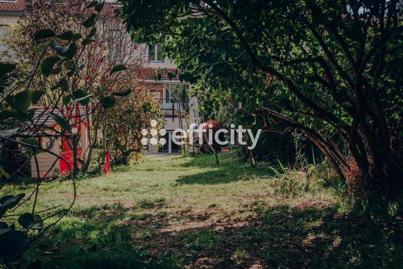 Maison - 196 m² - 7 pièces