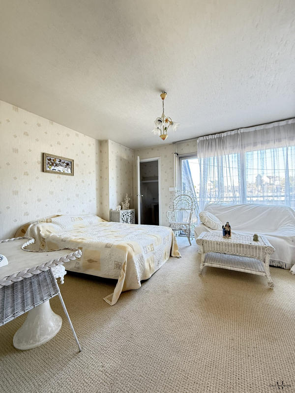 Maison - 216 m² - 6 pièces