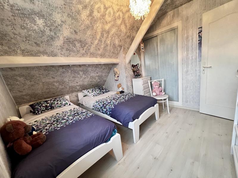 Maison traditionnelle - 175 m² - 8 pièces