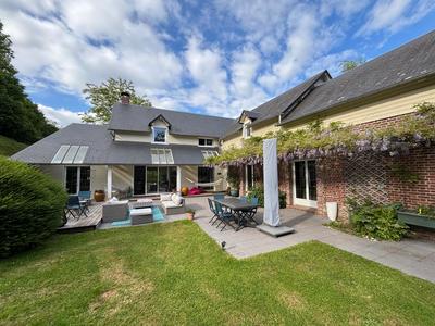 Maison - 255 m² - 10 pièces