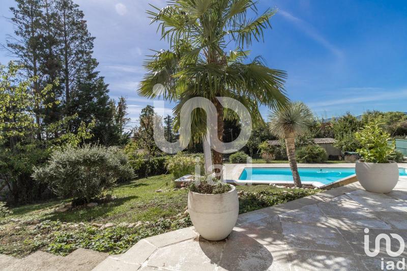 Maison - 194 m² - 6 pièces