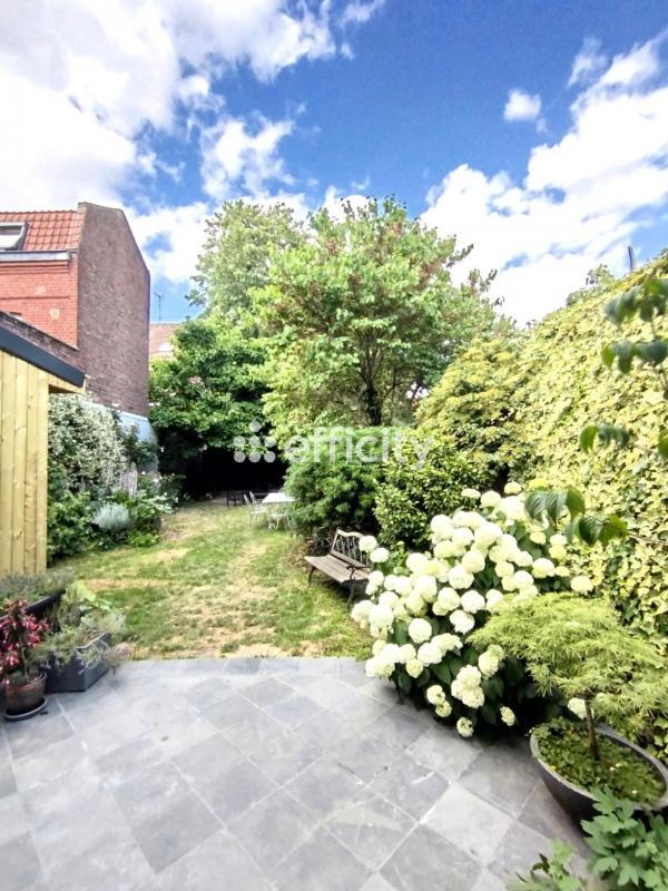 Maison - 165 m² - 10 pièces