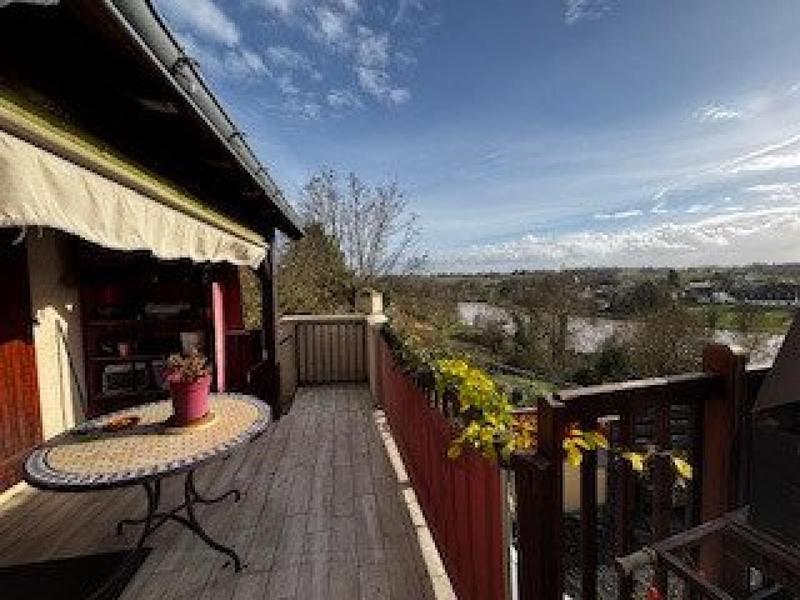 Maison - 215 m² - 6 pièces