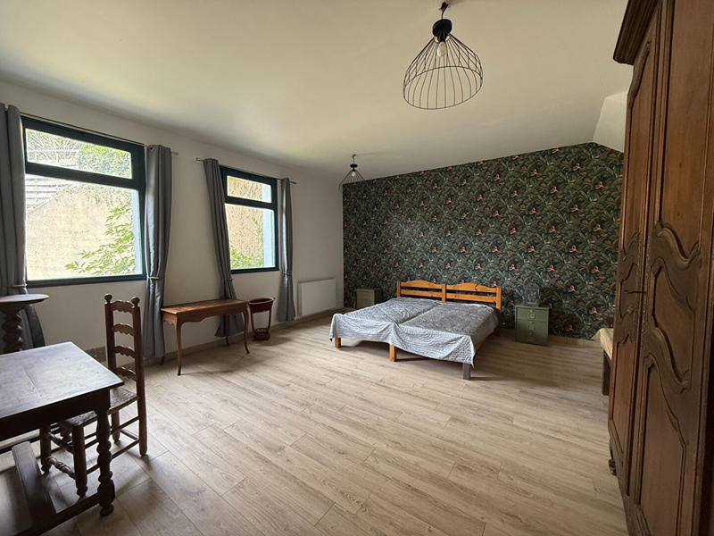 Maison - 402 m² - 9 pièces