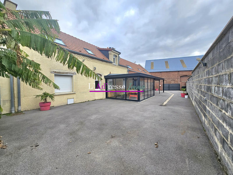 Maison traditionnelle - 194 m² - 9 pièces