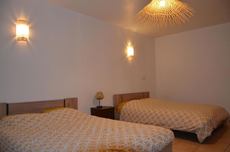 Maison - 225 m² - 9 pièces