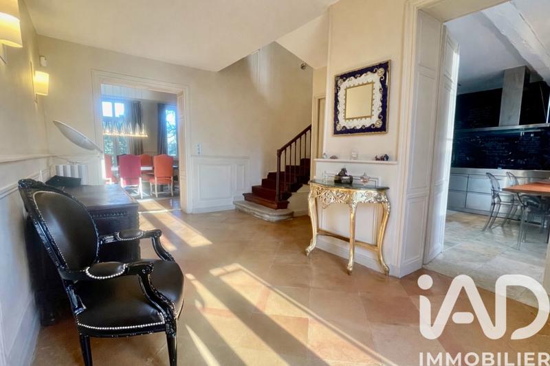 Maison - 411 m² - 11 pièces