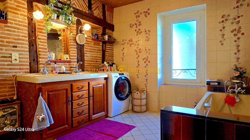 Maison - 205 m² - 5 pièces