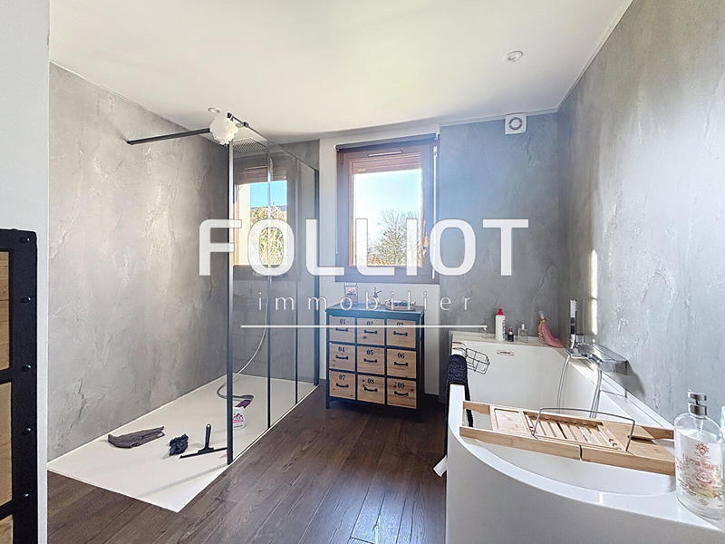 Maison - 147 m² - 6 pièces